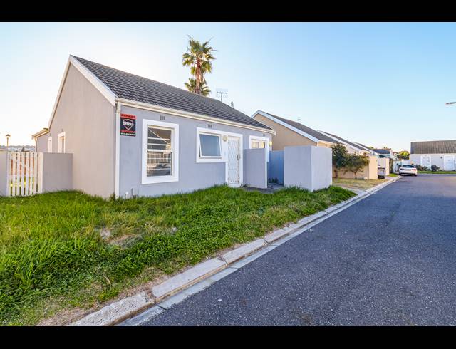 3 BEDROOM HOUSE SOLD IN BLOUBERG SANDS